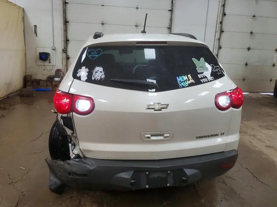 2011 CHEVROLET TRAVERSE LT  
