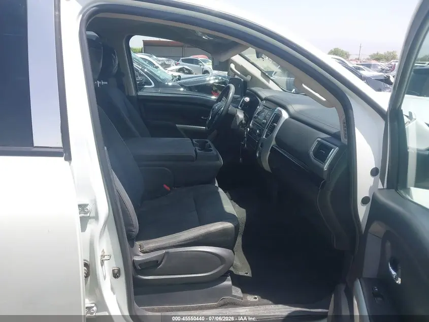 2018 NISSAN TITAN SV