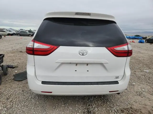 2015 TOYOTA SIENNA LE  