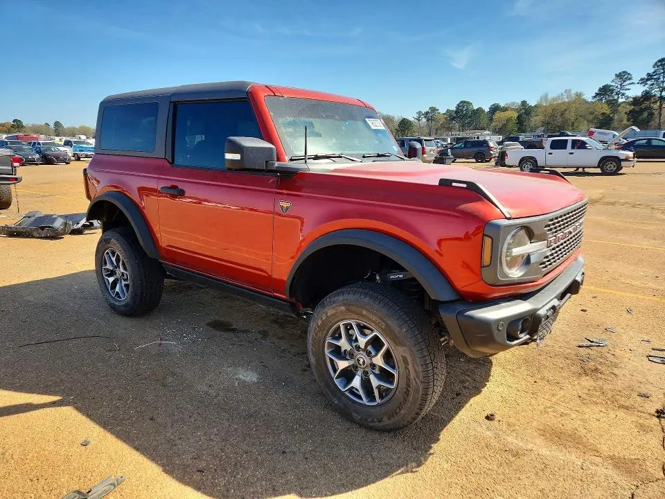 2023 FORD BRONCO BASE  