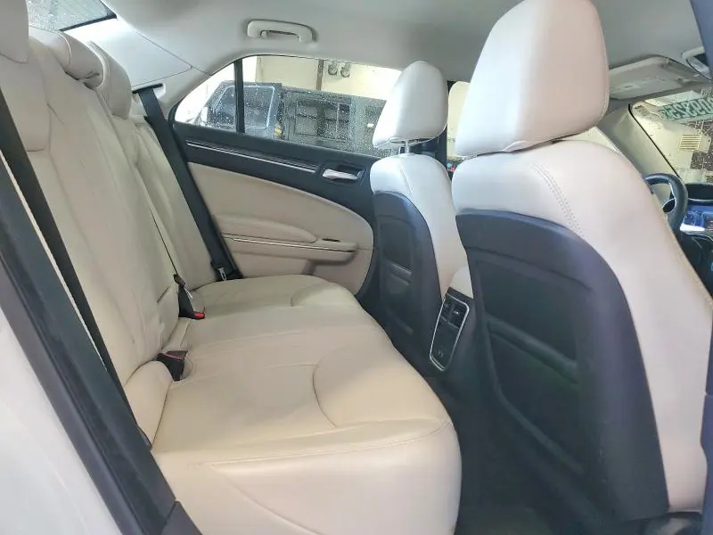 2016 CHRYSLER 300 LIMITED  