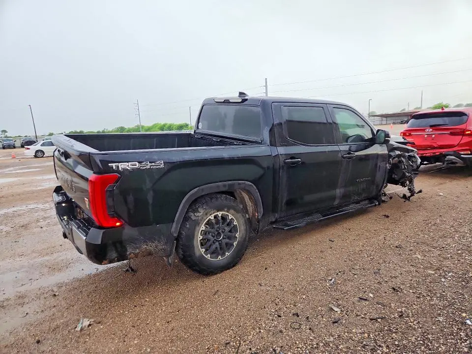 2022 TOYOTA TUNDRA SR5  