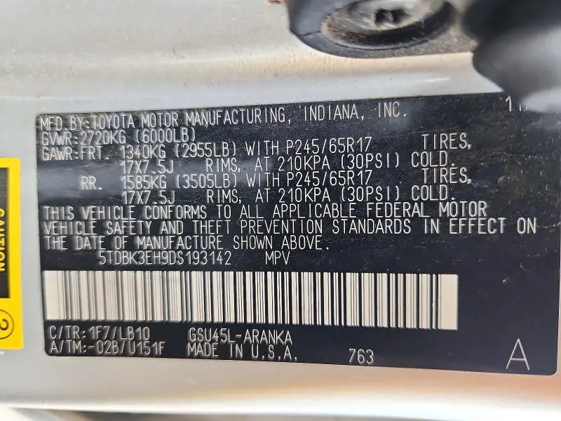 2013 TOYOTA HIGHLANDER SE  