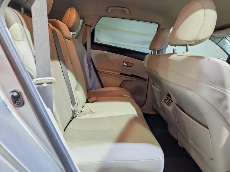 2015 TOYOTA VENZA LE  