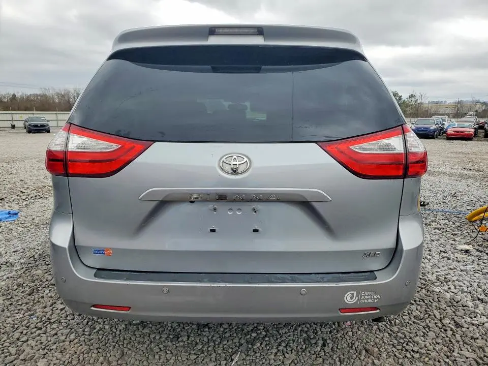2017 TOYOTA SIENNA XLE PREMIUM 8-PASSENGER  