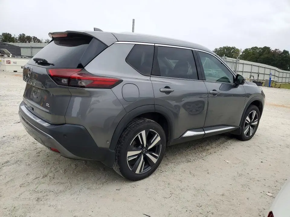 2022 NISSAN ROGUE SL  