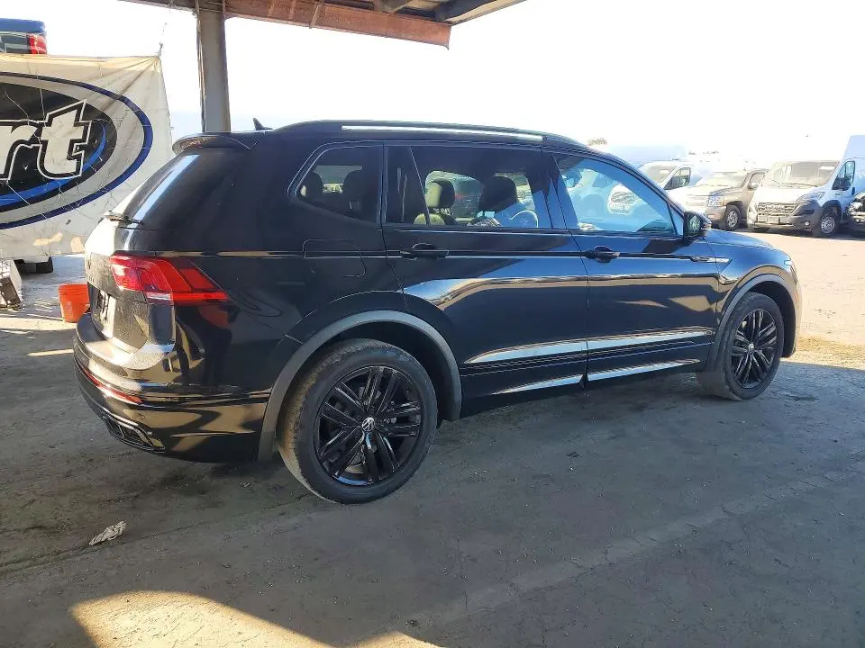 2022 VOLKSWAGEN TIGUAN SE R-LINE BLACK  