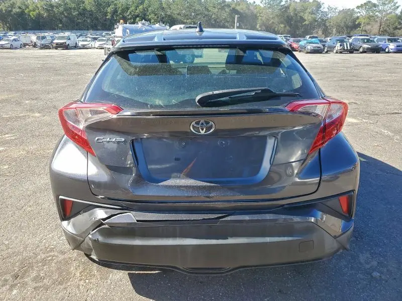 2020 TOYOTA C-HR XLE  