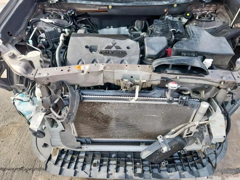 2016 MITSUBISHI OUTLANDER SE