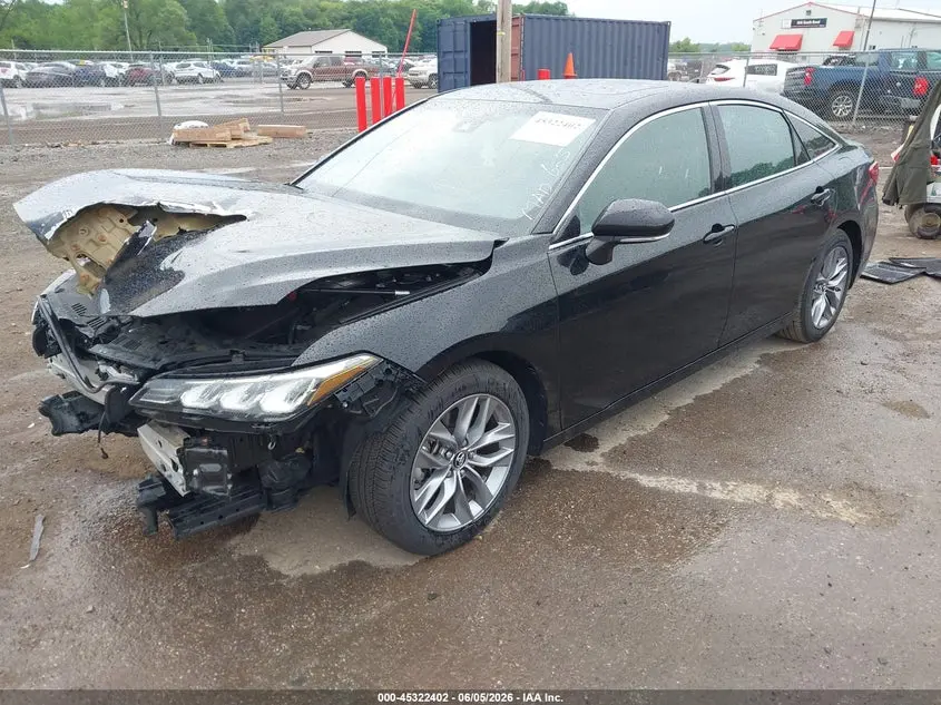 2019 TOYOTA AVALON XLE
