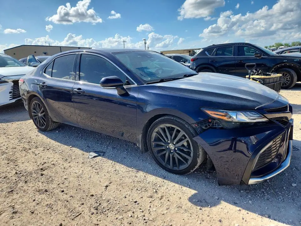 2022 TOYOTA CAMRY XSE  