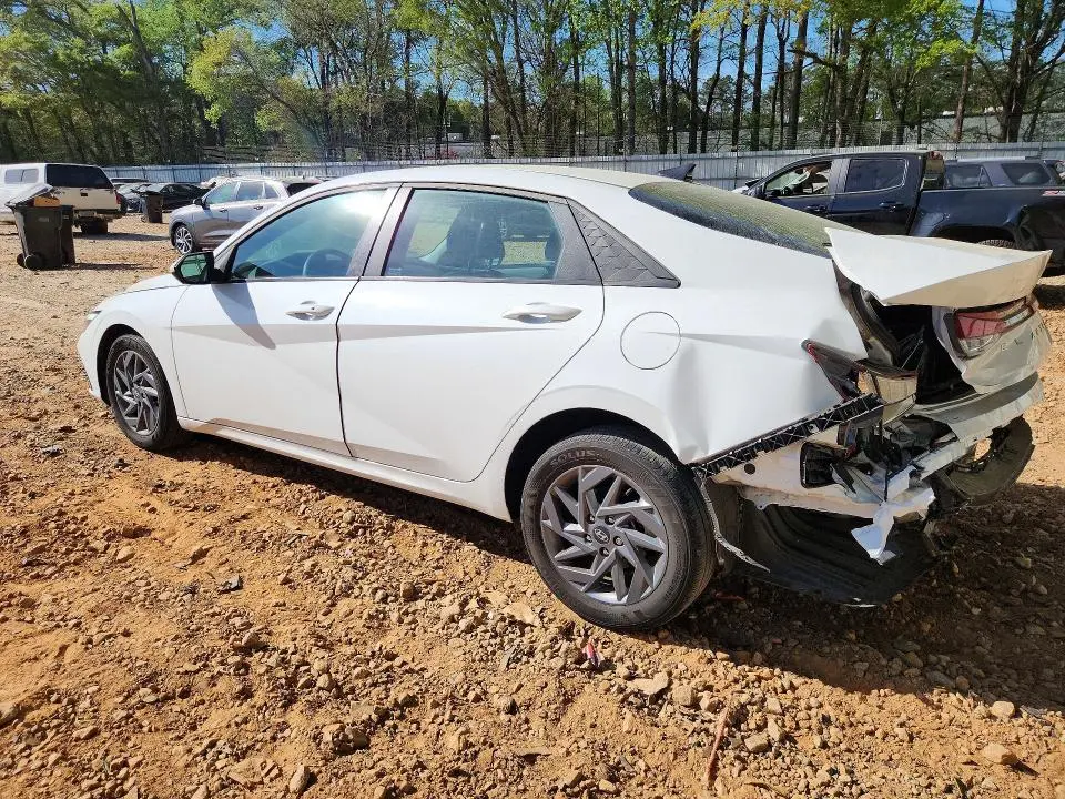 2024 HYUNDAI ELANTRA SEL  