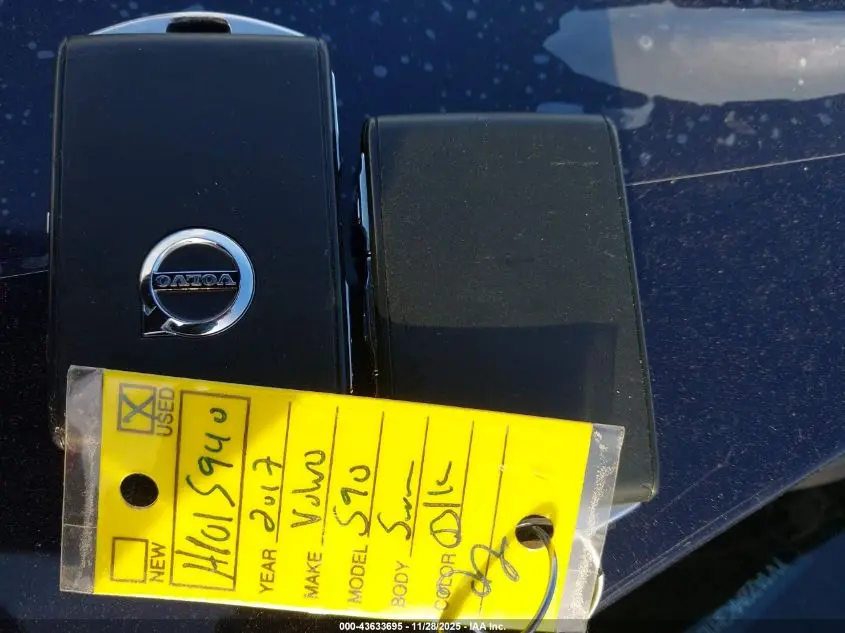 2017 VOLVO S90 T6 MOMENTUM