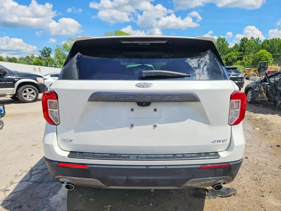 2022 FORD EXPLORER XLT  