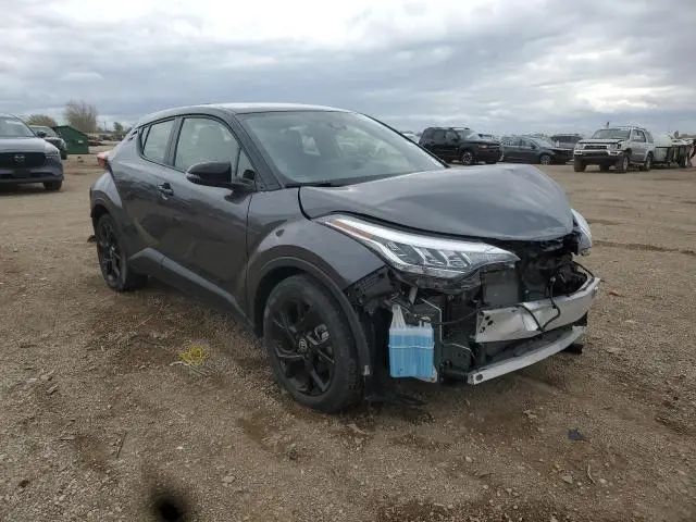 2022 TOYOTA C-HR XLE  