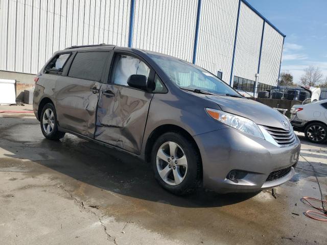 2016 TOYOTA SIENNA LE