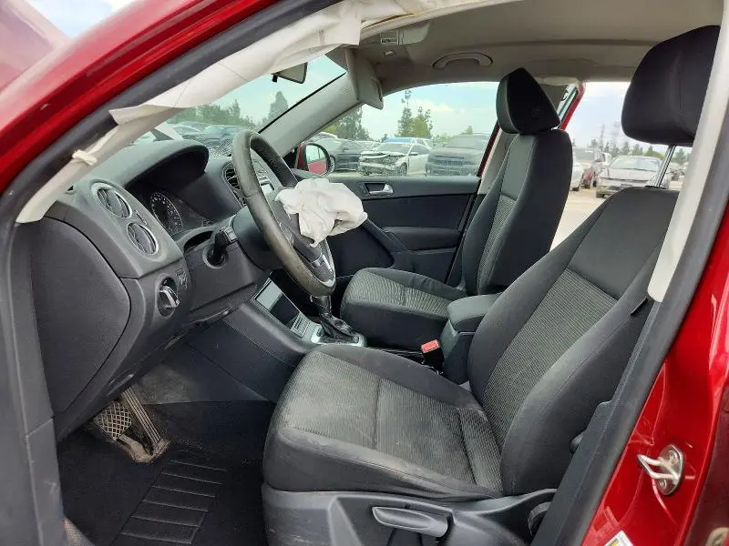 2013 VOLKSWAGEN TIGUAN S  