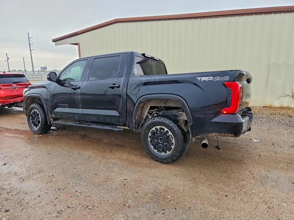 2022 TOYOTA TUNDRA SR5  