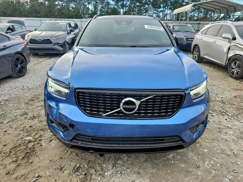 2019 VOLVO XC40 T5 R-DESIGN  