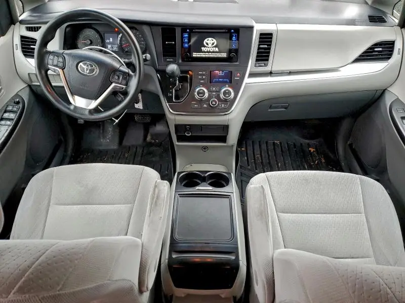 2015 TOYOTA SIENNA LE  