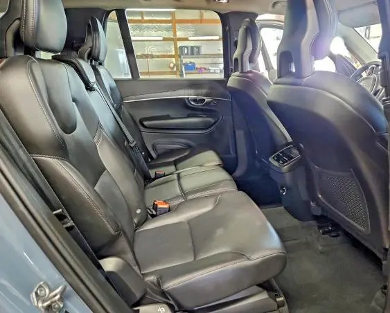 2020 VOLVO XC90 T5 MOMENTUM  