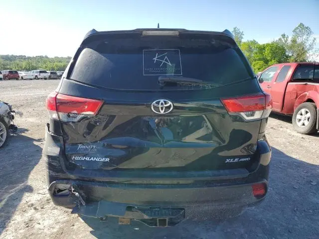 2019 TOYOTA HIGHLANDER SE  