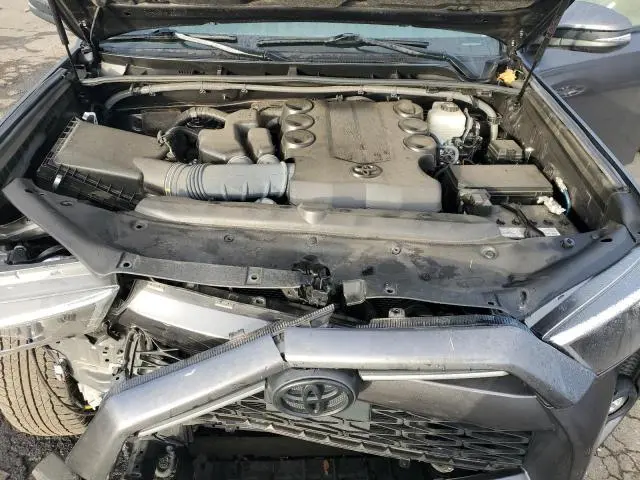 2023 TOYOTA 4RUNNER SE  