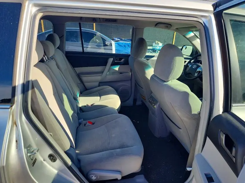 2013 TOYOTA HIGHLANDER PLUS  