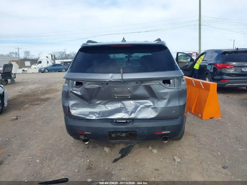 2021 CHEVROLET TRAVERSE FWD LT CLOTH