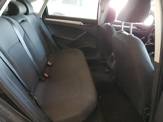 2012 VOLKSWAGEN PASSAT S  