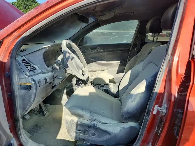 2016 HYUNDAI TUCSON SE  