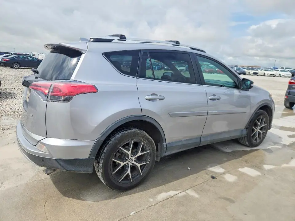 2016 TOYOTA RAV4 SE  