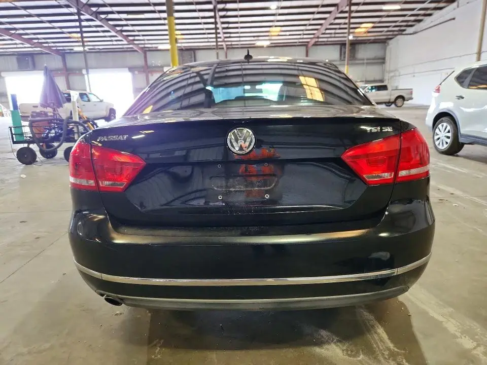 2015 VOLKSWAGEN PASSAT SE  