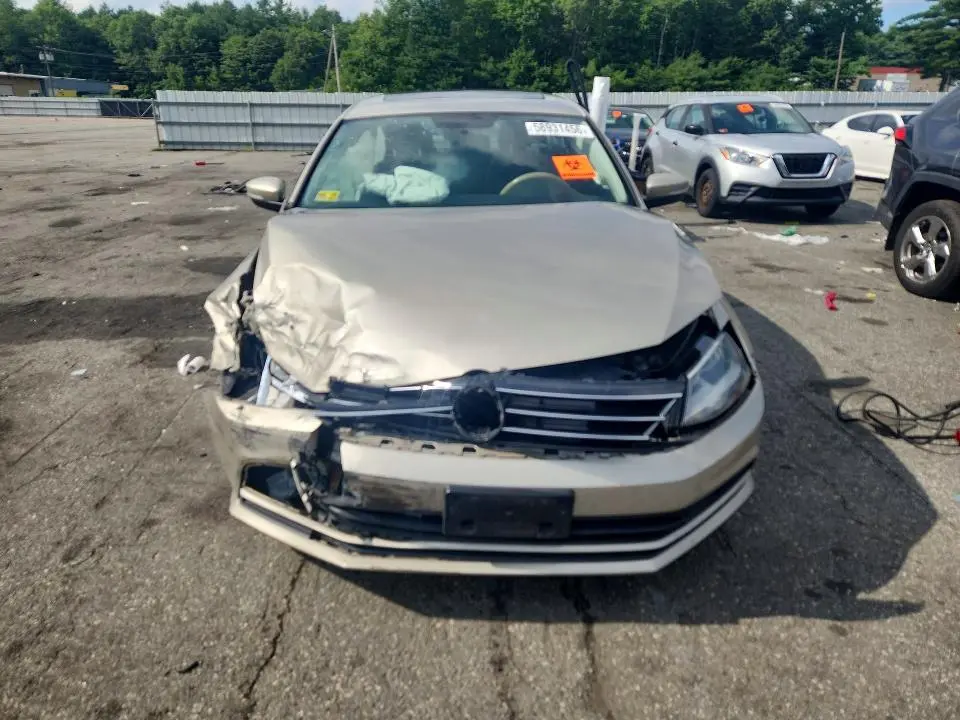 2015 VOLKSWAGEN JETTA SE  