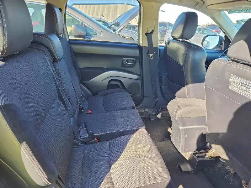 2013 MITSUBISHI OUTLANDER SE  