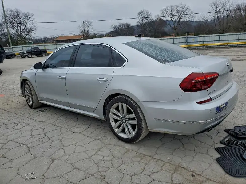 2017 VOLKSWAGEN PASSAT SE  