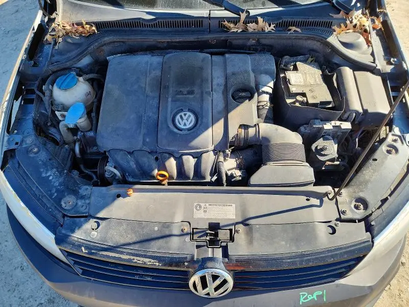 2012 VOLKSWAGEN JETTA SE  