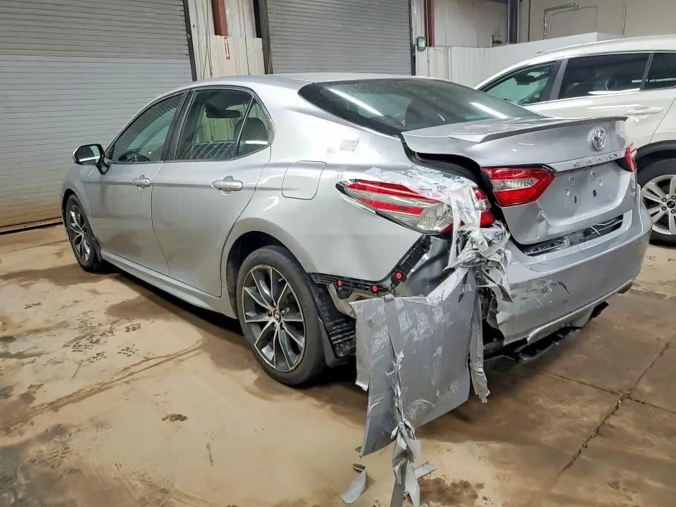 2018 TOYOTA CAMRY SE  