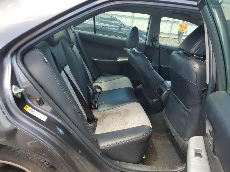 2014 TOYOTA CAMRY SE  