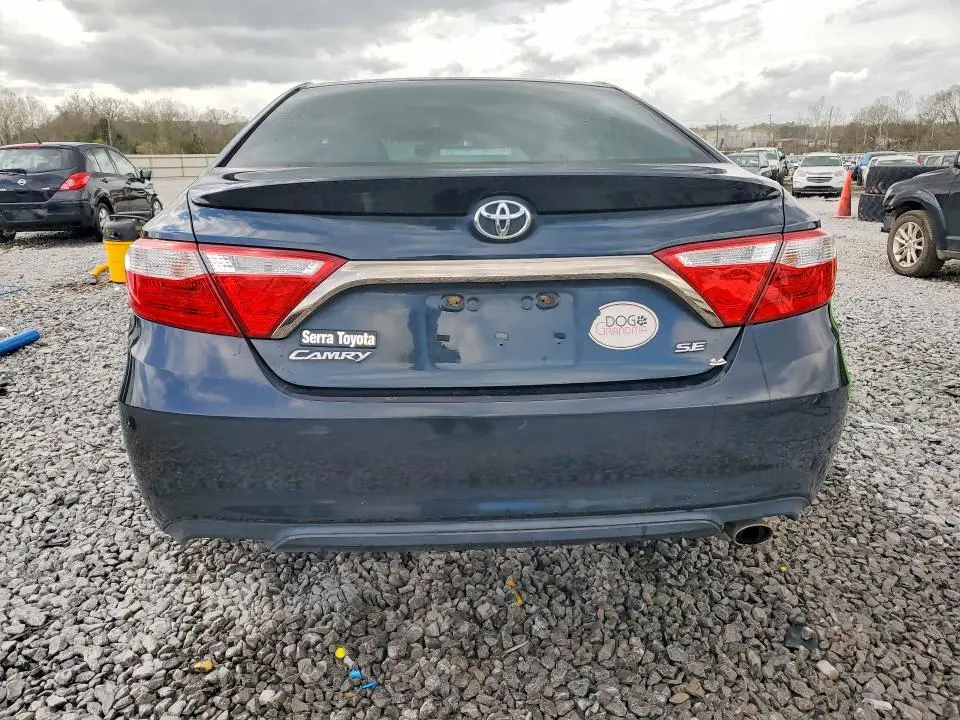2015 TOYOTA CAMRY SE  