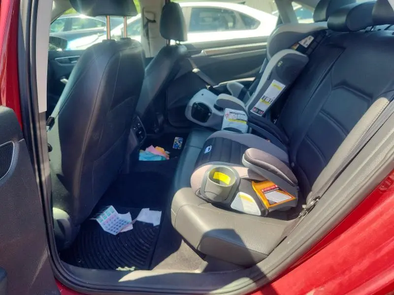 2016 VOLKSWAGEN PASSAT SE  