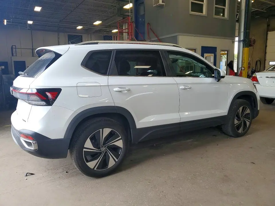 2025 VOLKSWAGEN TAOS SE  