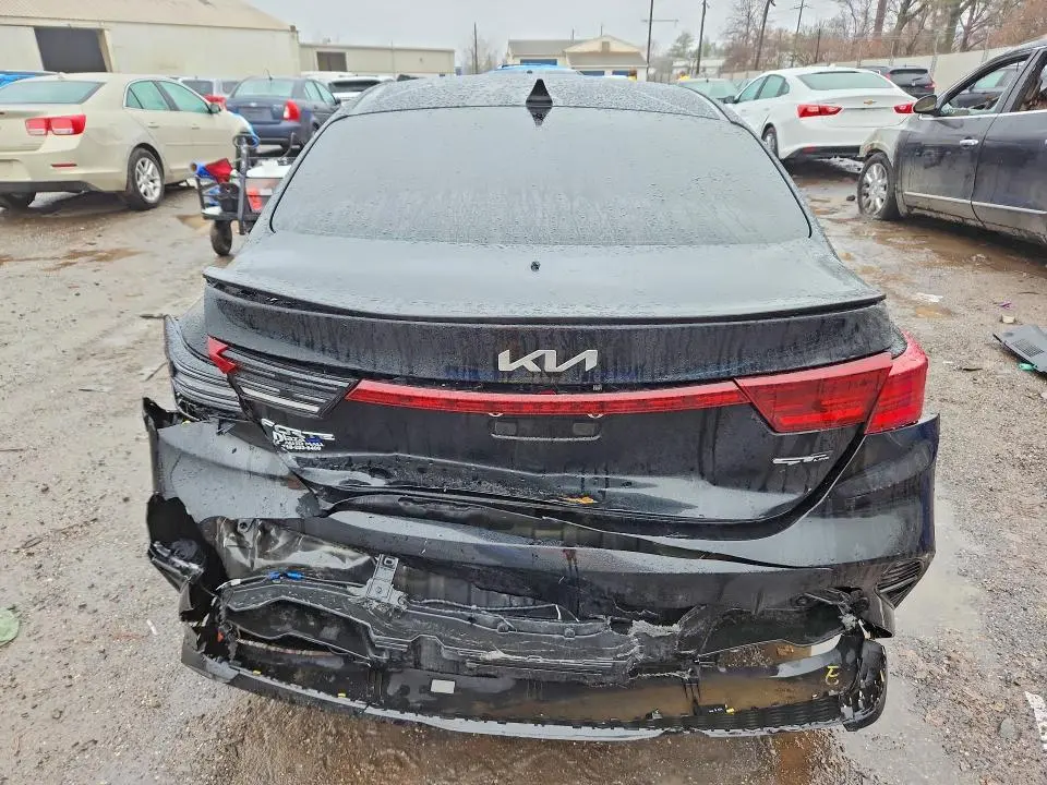 2024 KIA FORTE GT LINE  
