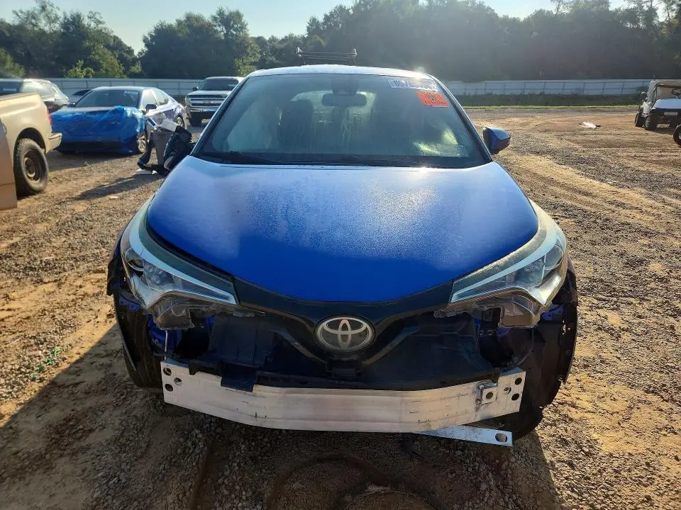 2019 TOYOTA C-HR XLE  