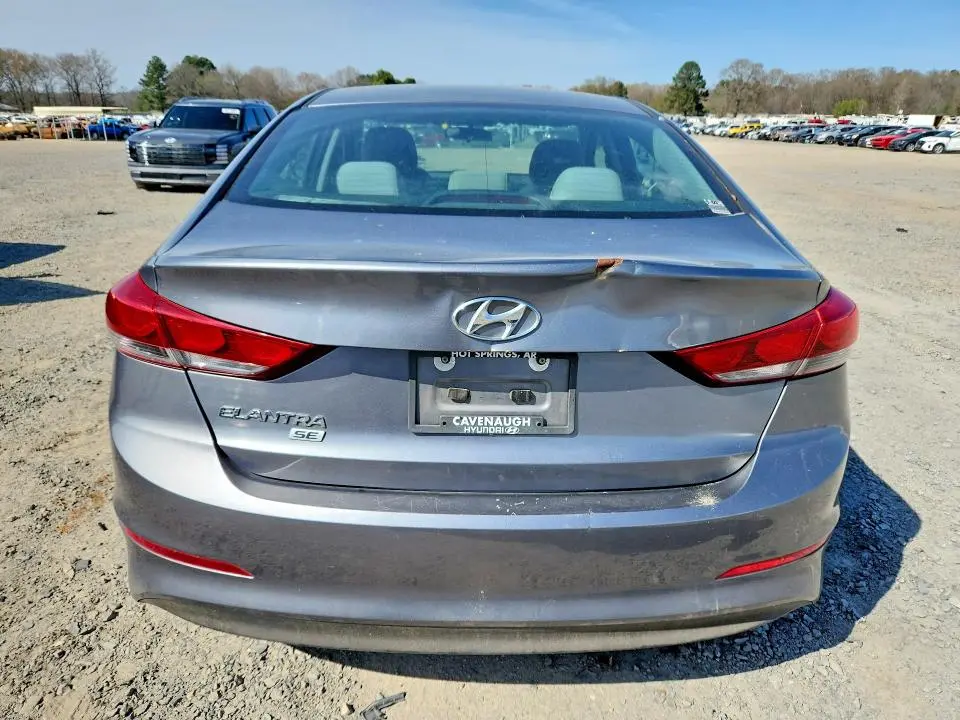 2018 HYUNDAI ELANTRA SE  