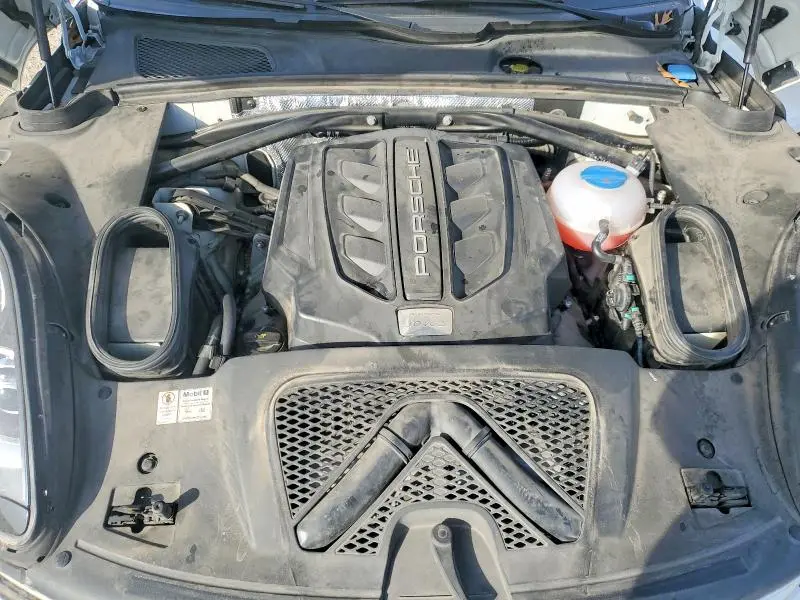 2016 PORSCHE MACAN S  