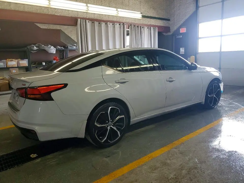2023 NISSAN ALTIMA SR  