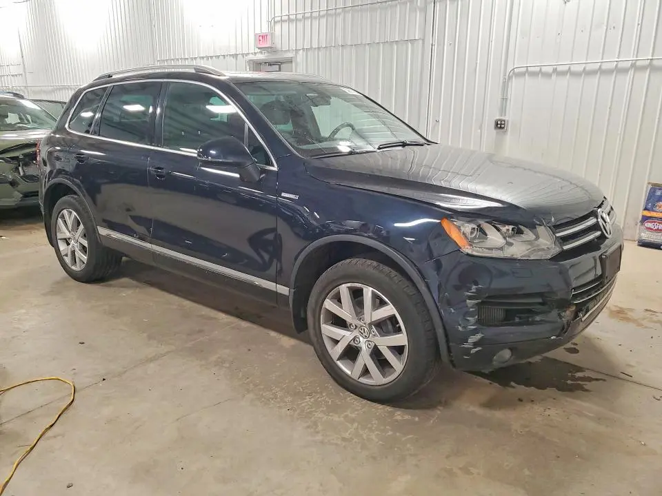 2014 VOLKSWAGEN TOUAREG V6 TDI  