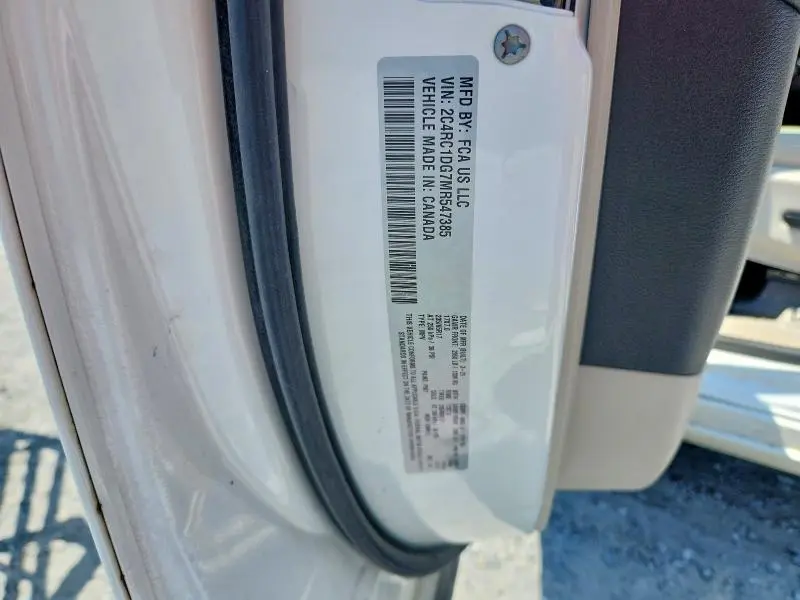 2021 CHRYSLER VOYAGER LXI  