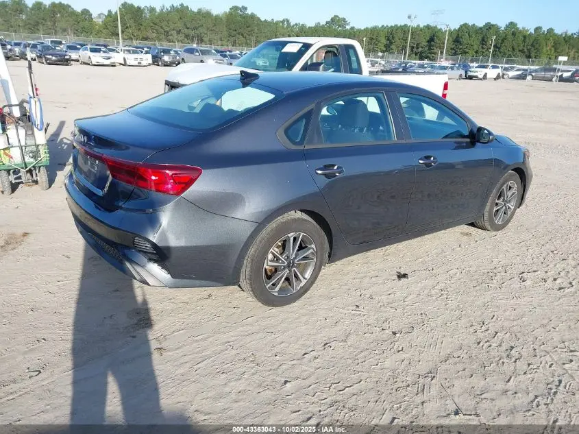 2023 KIA FORTE LXS